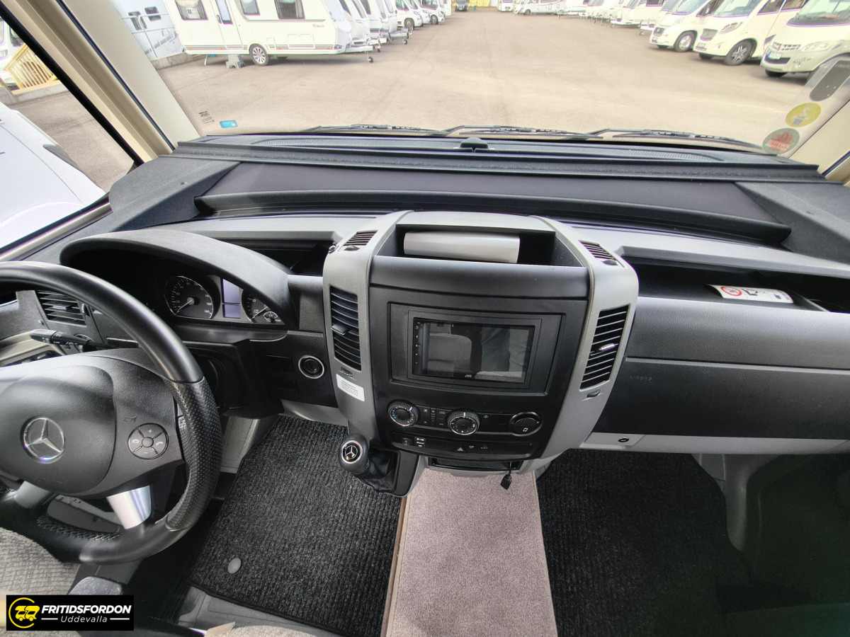Hymer B 690 Alde Litium Hydr.stöd, bild 5 av 13