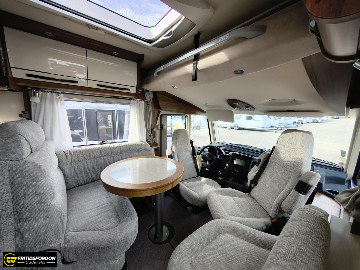 Hymer B 690 Alde Litium Hydr.stöd, bild 6 av 13