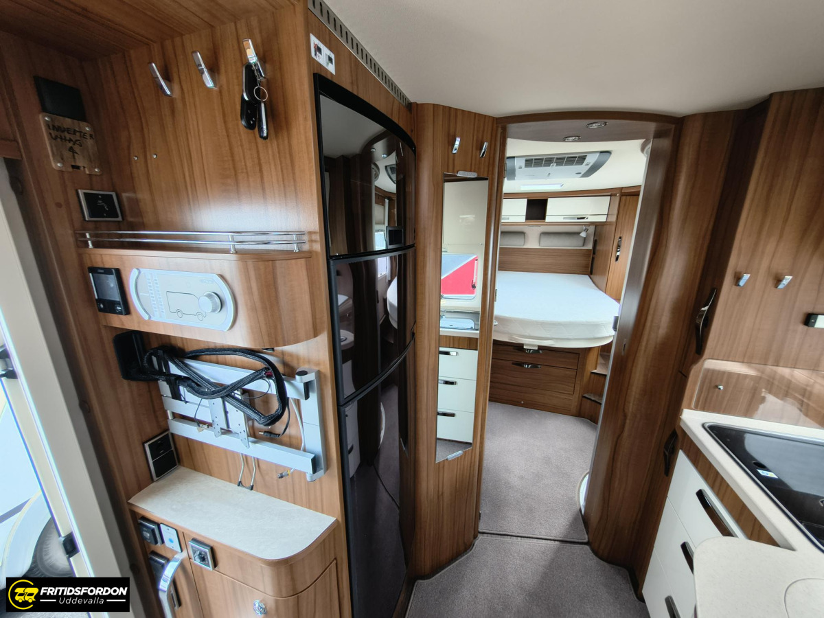 Hymer B 690 Alde Litium Hydr.stöd, bild 9 av 13