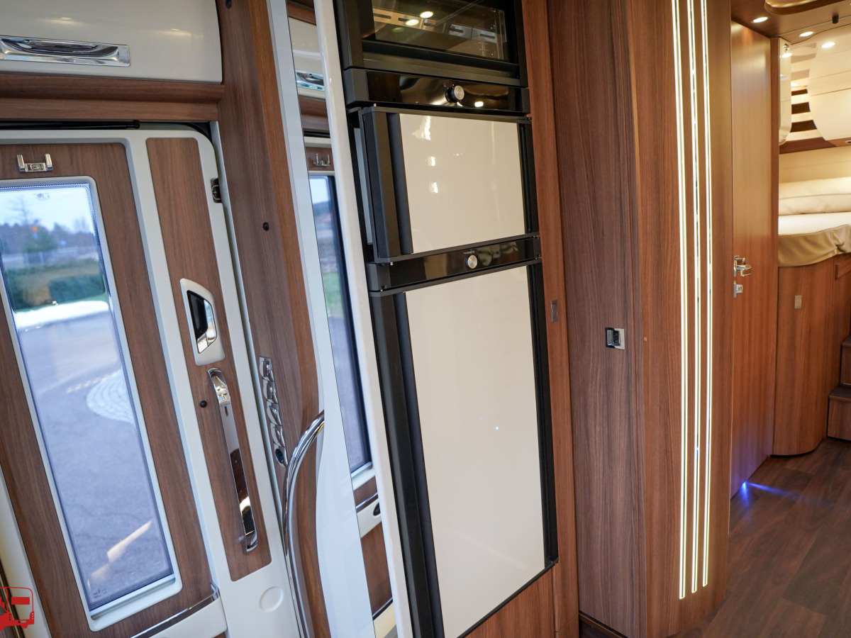 Carthago chic e-line I 61 XL LE Mercedes, bild 32 av 44