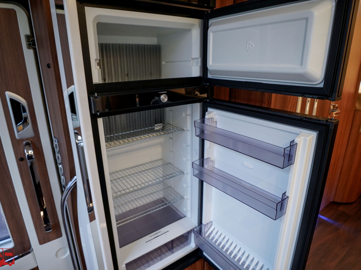Carthago chic e-line I 61 XL LE Mercedes, bild 33 av 44