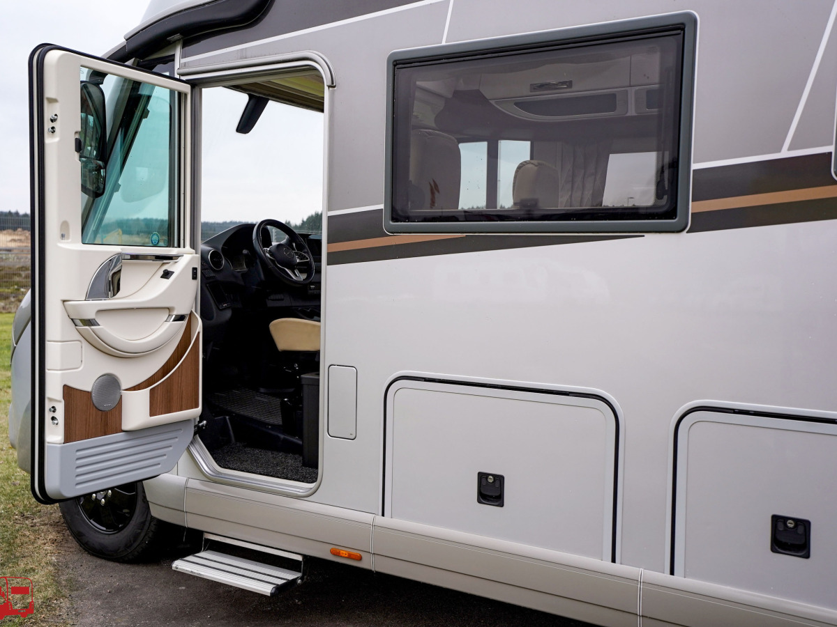 Carthago chic e-line I 61 XL LE Mercedes, bild 4 av 44