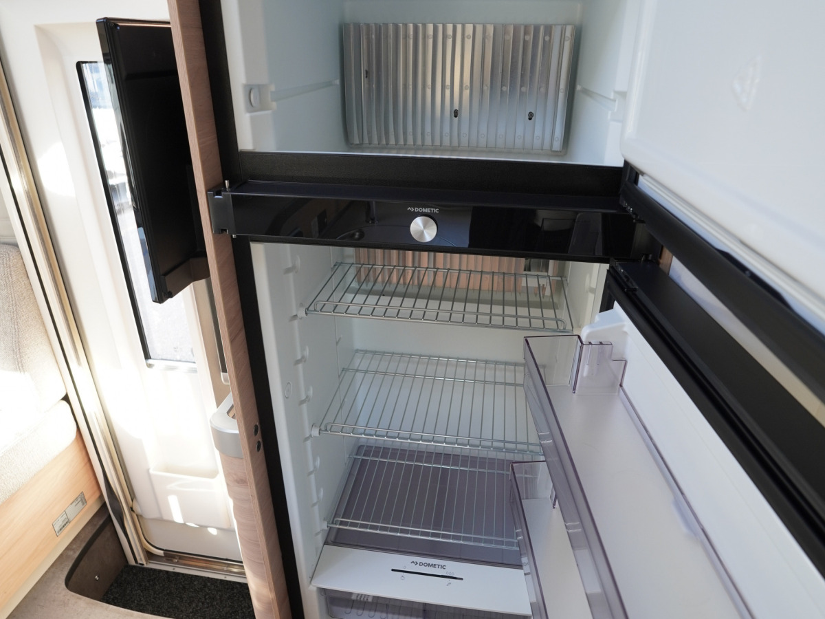 Dethleffs Esprit I 7150-2 DBM Automat 180hk Alde Master Class, bild 11 av 32