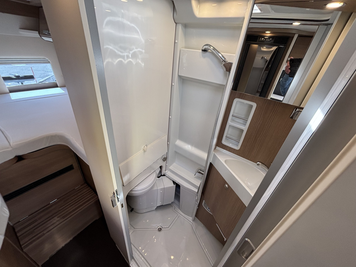 Carthago VAN 640 LE Charming GT, bild 12 av 12