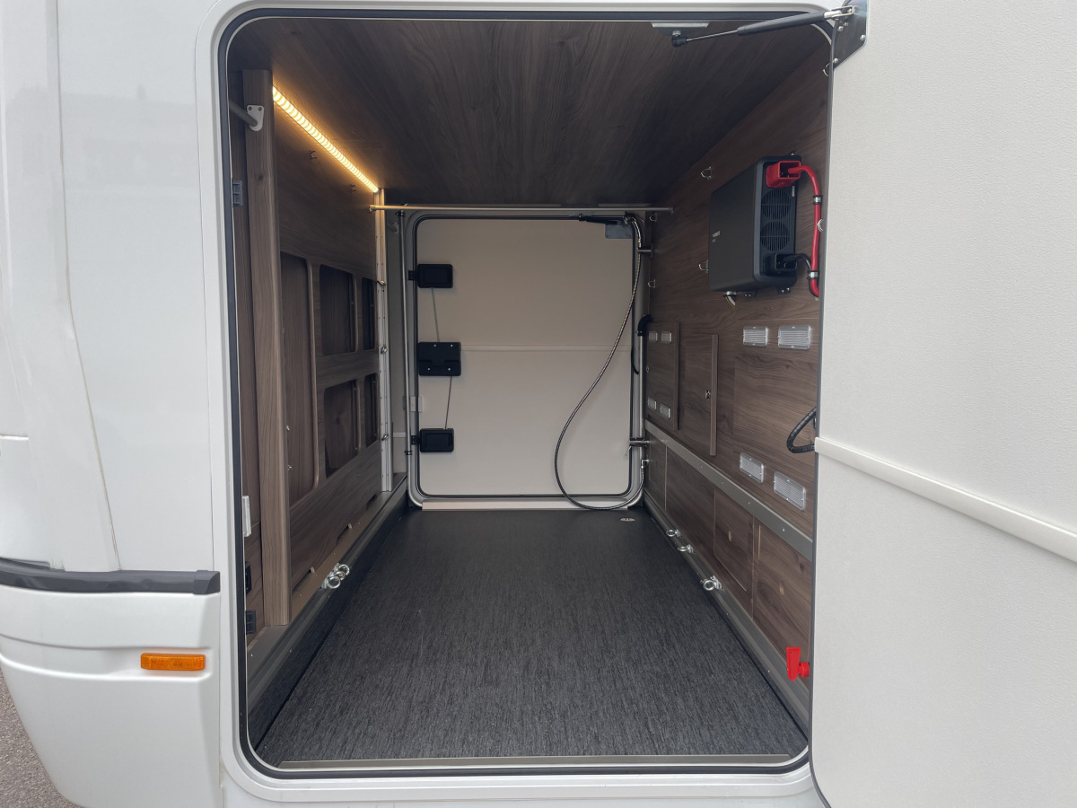 KABE Travel Master Intergrated 830 Imperial Tandem LGB, bild 8 av 28