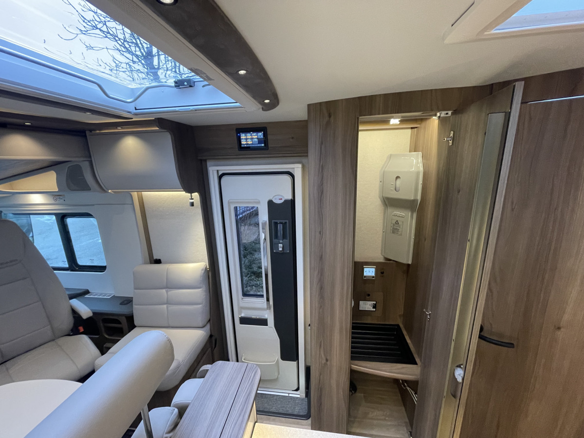 KABE Travel Master Intergrated 830 Imperial Tandem LGB, bild 24 av 28