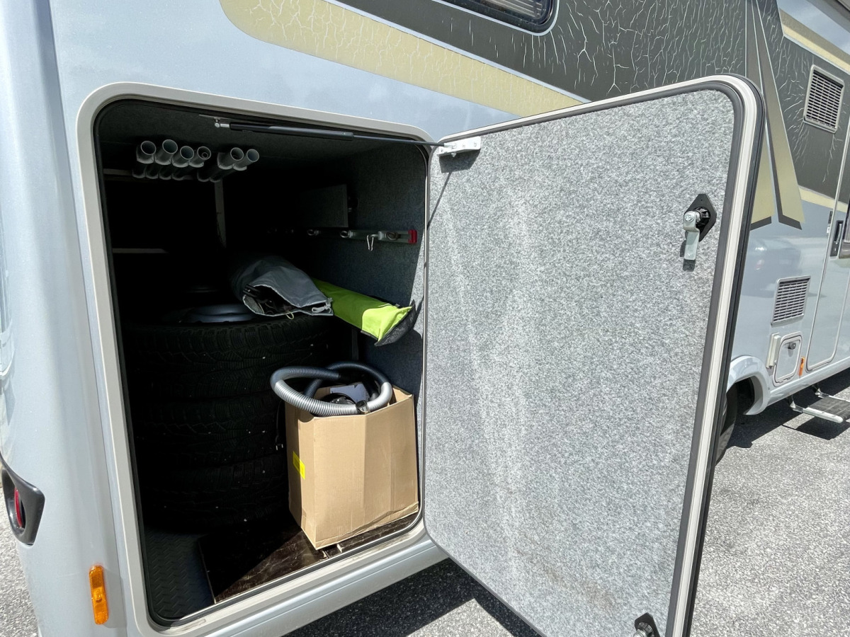 Frankia 840GD F-LINE / Hydrauliska stödben, AC Bodel. Perfekta bilen för camping året runt, Välkomna, bild 4 av 26
