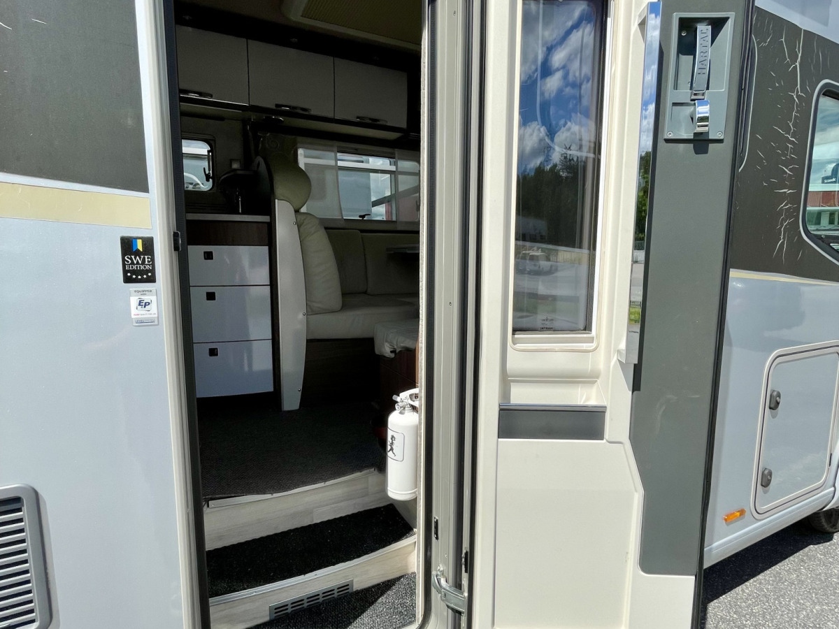 Frankia 840GD F-LINE / Hydrauliska stödben, AC Bodel. Perfekta bilen för camping året runt, Välkomna, bild 5 av 26