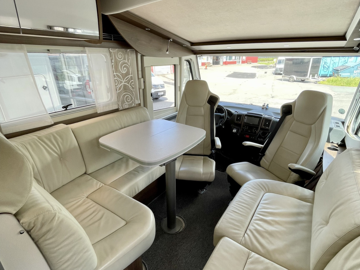 Frankia 840GD F-LINE / Hydrauliska stödben, AC Bodel. Perfekta bilen för camping året runt, Välkomna, bild 6 av 26