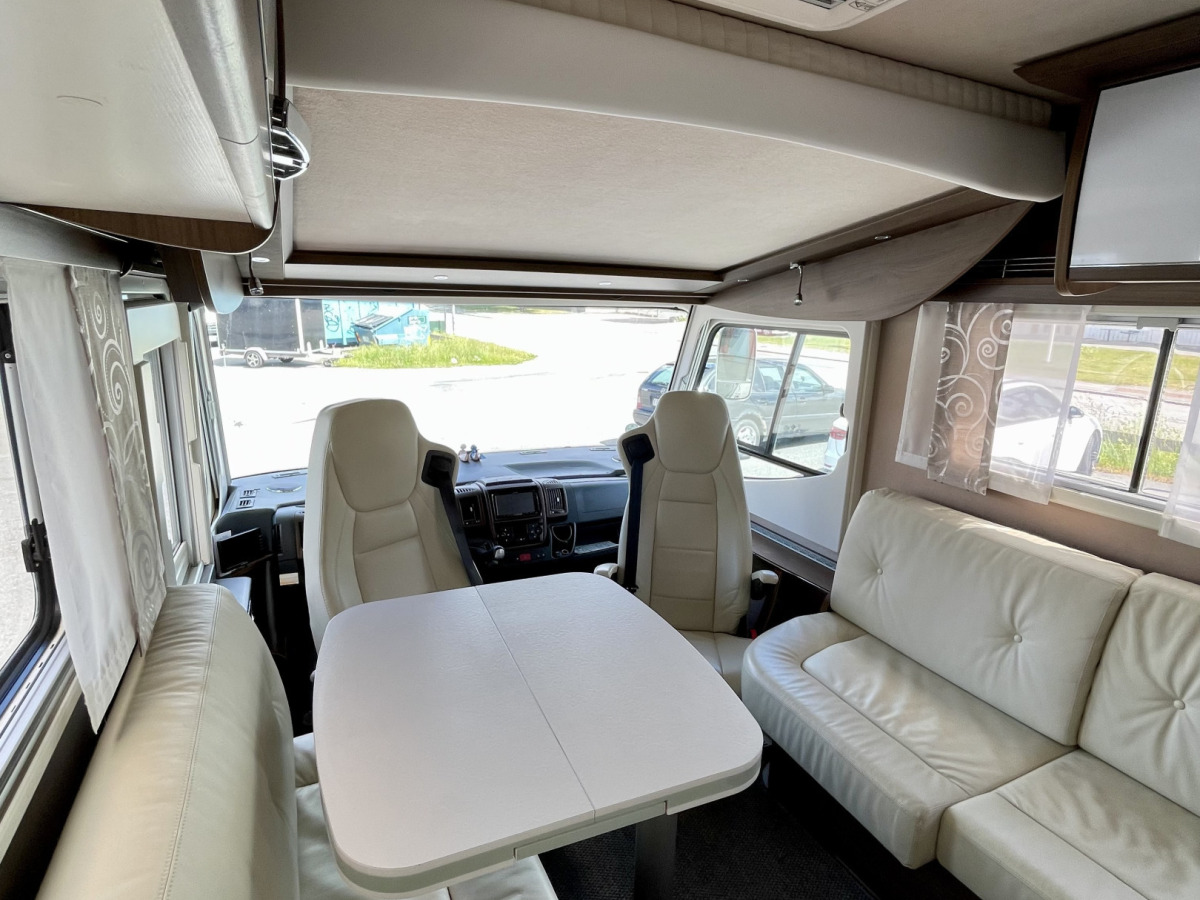 Frankia 840GD F-LINE / Hydrauliska stödben, AC Bodel. Perfekta bilen för camping året runt, Välkomna, bild 7 av 26