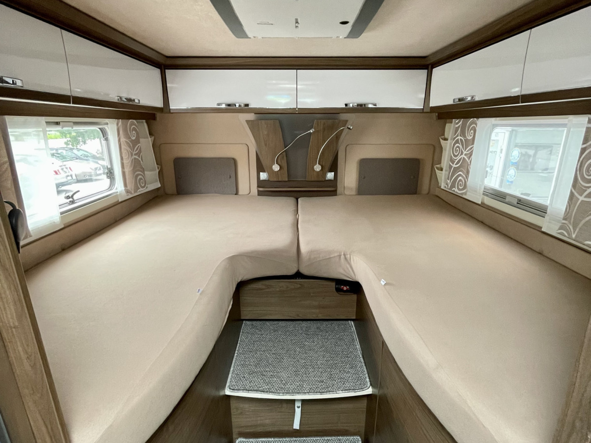 Frankia 840GD F-LINE / Hydrauliska stödben, AC Bodel. Perfekta bilen för camping året runt, Välkomna, bild 12 av 26