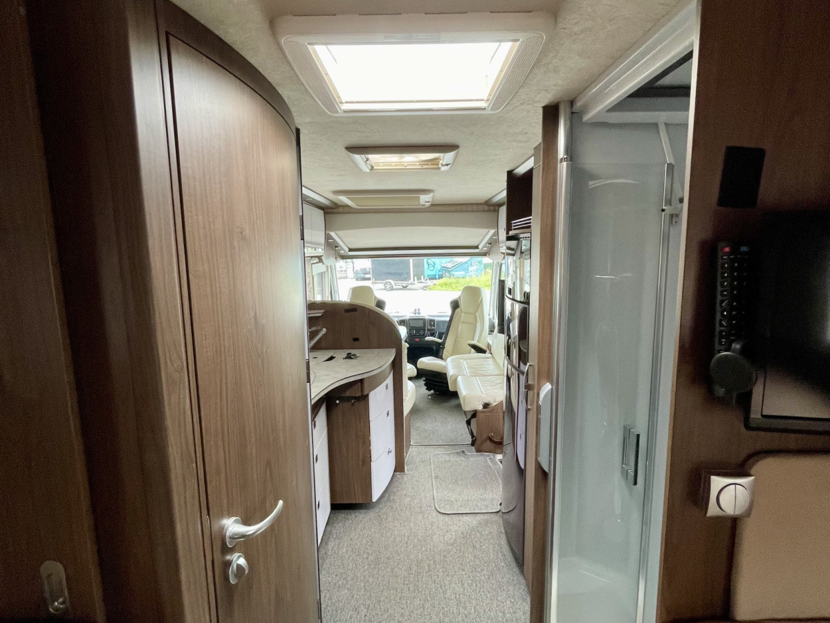 Frankia 840GD F-LINE / Hydrauliska stödben, AC Bodel. Perfekta bilen för camping året runt, Välkomna, bild 15 av 26
