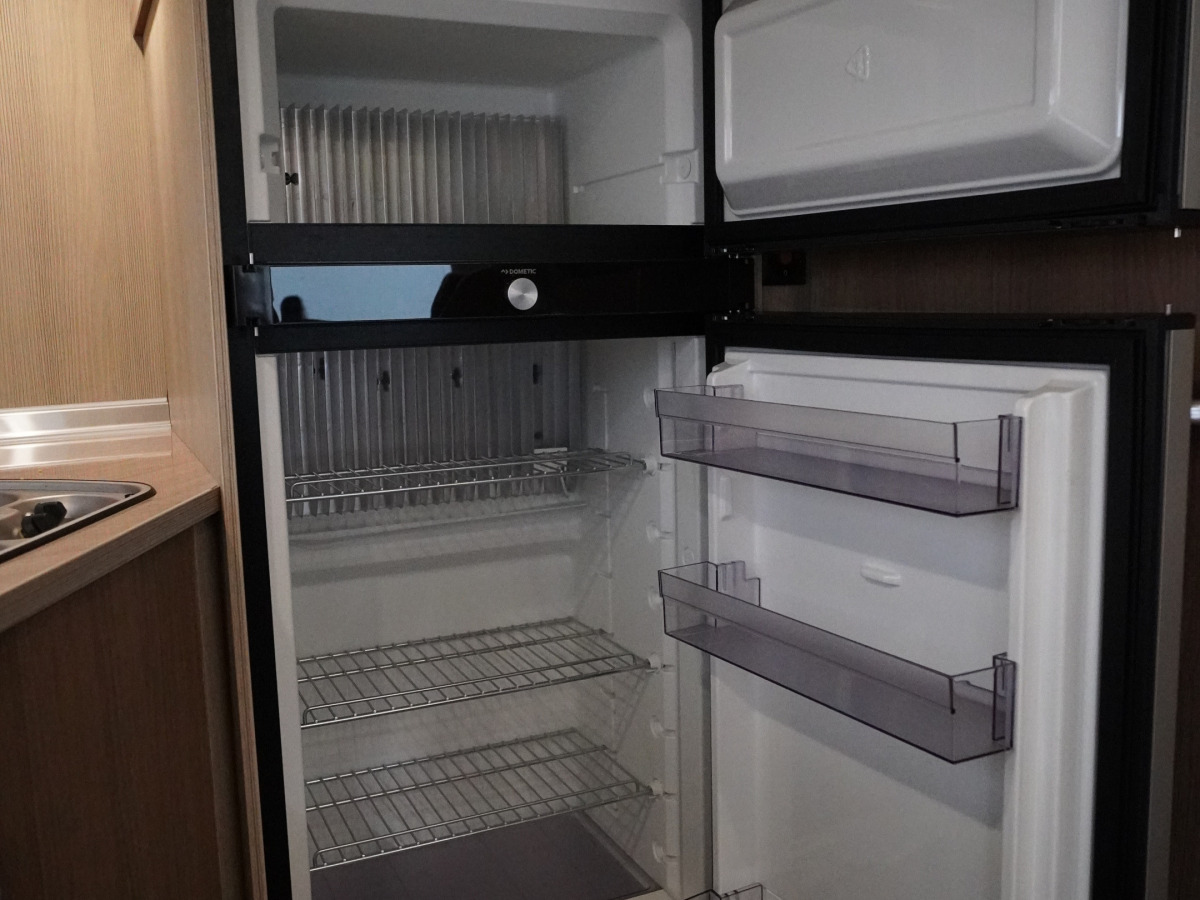 Bürstner Ixeo 586, 2xAC, Solcell, bild 10 av 20