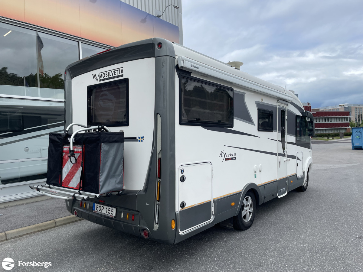 Mobilvetta K-YACHT 80 TEKNI LINE / Sittgrupp bak / Nedfällbara taksängar fram och bak / Ugn /, bild 3 av 15