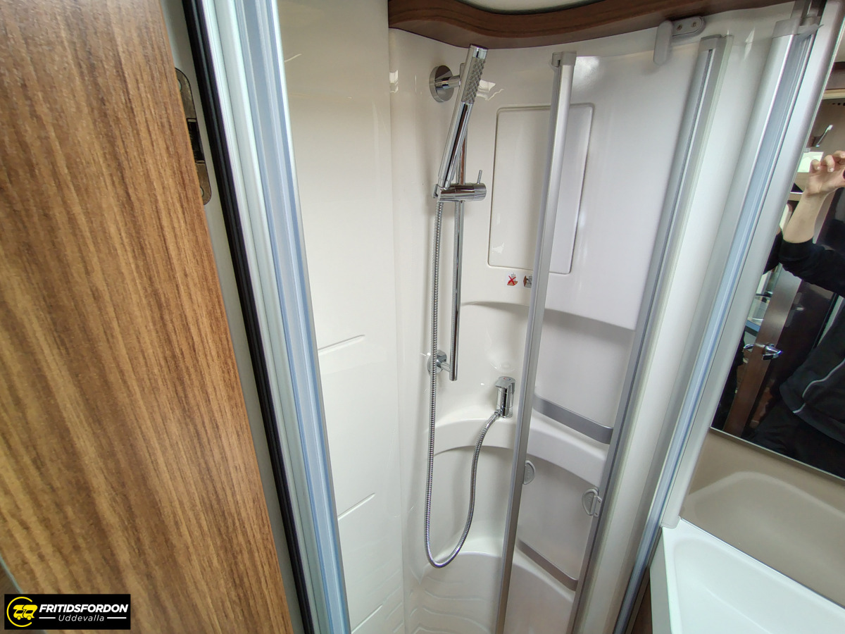 Hymer B 580 MC Hydr.stödben, Alde,Lithium, bild 10 av 17