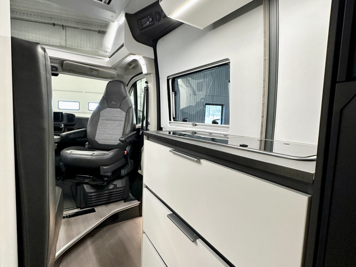 Adria TWIN SUPREME 640 SGX, bild 16 av 18