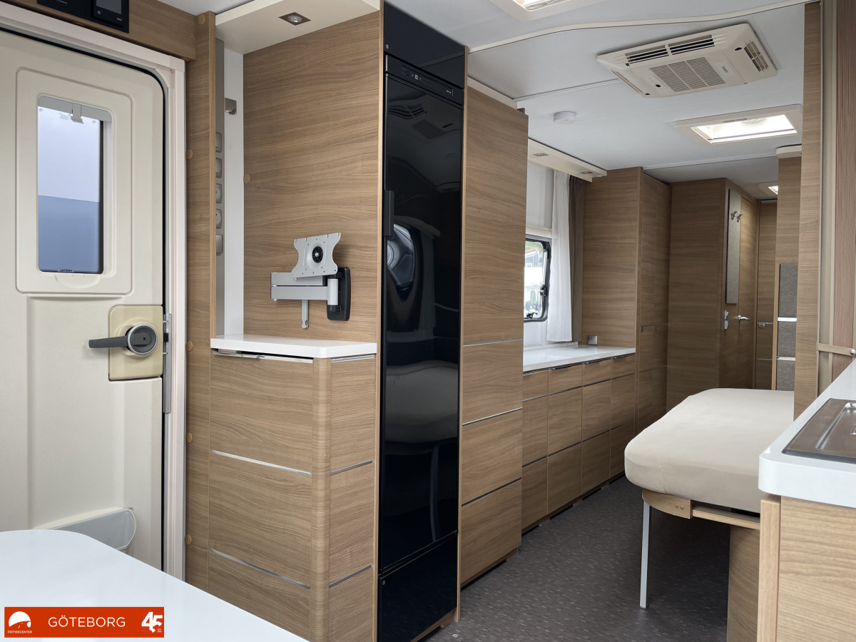 Adria ADORA 753 UK *Barnkammare / AC / 7 sovplatser, bild 12 av 29