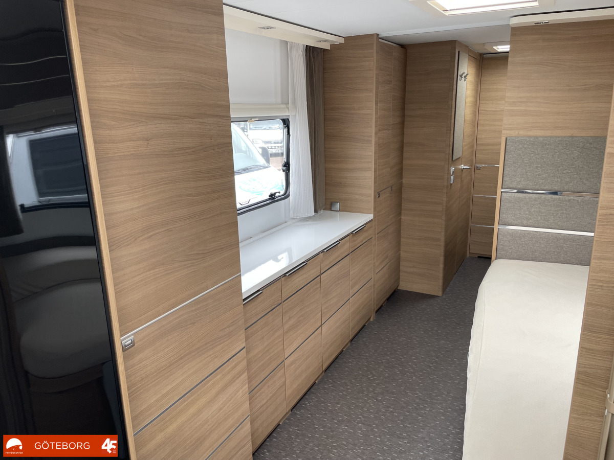 Adria ADORA 753 UK *Barnkammare / AC / 7 sovplatser, bild 16 av 29