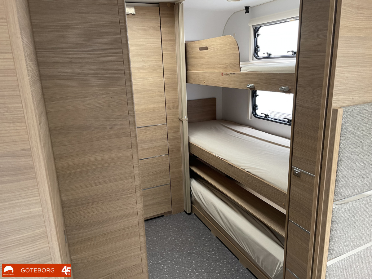 Adria ADORA 753 UK *Barnkammare / AC / 7 sovplatser, bild 18 av 29