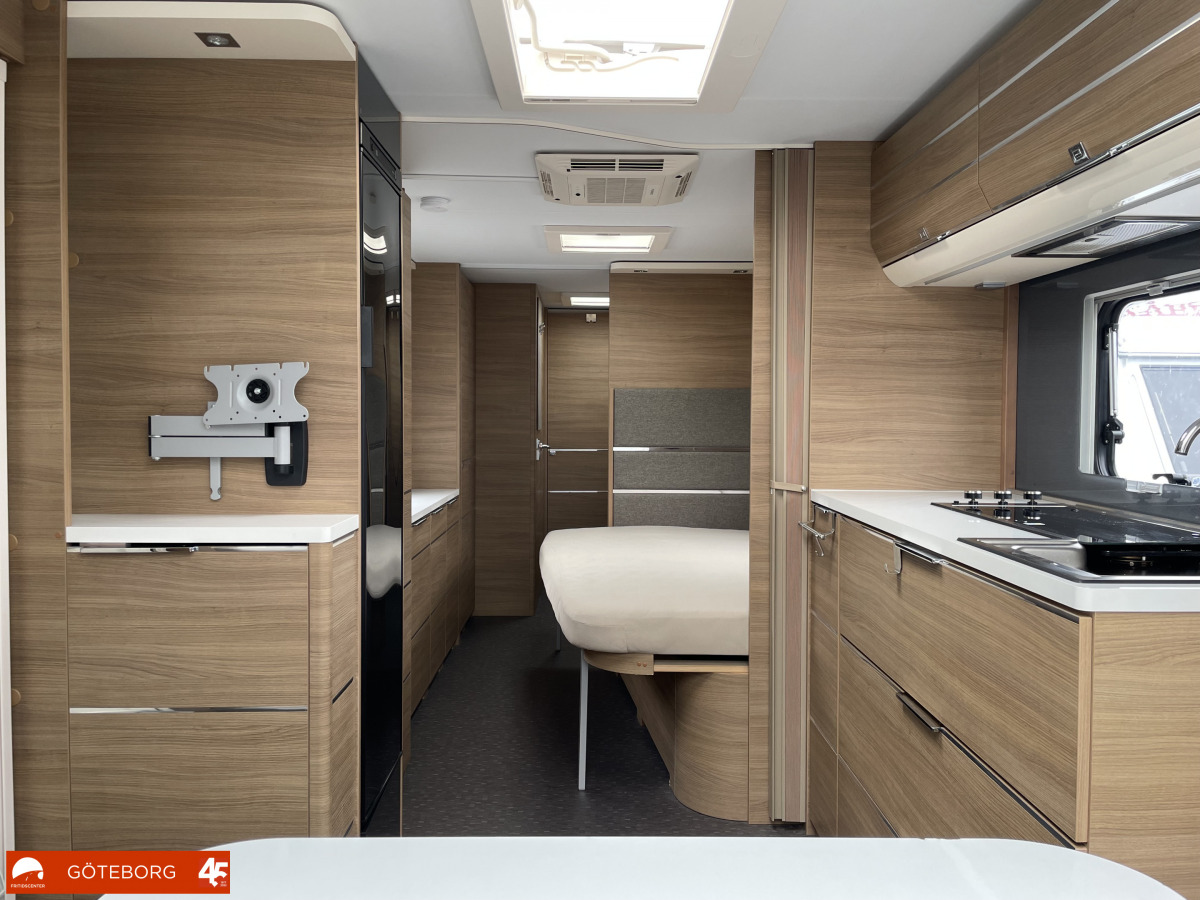 Adria ADORA 753 UK *Barnkammare / AC / 7 sovplatser, bild 8 av 29