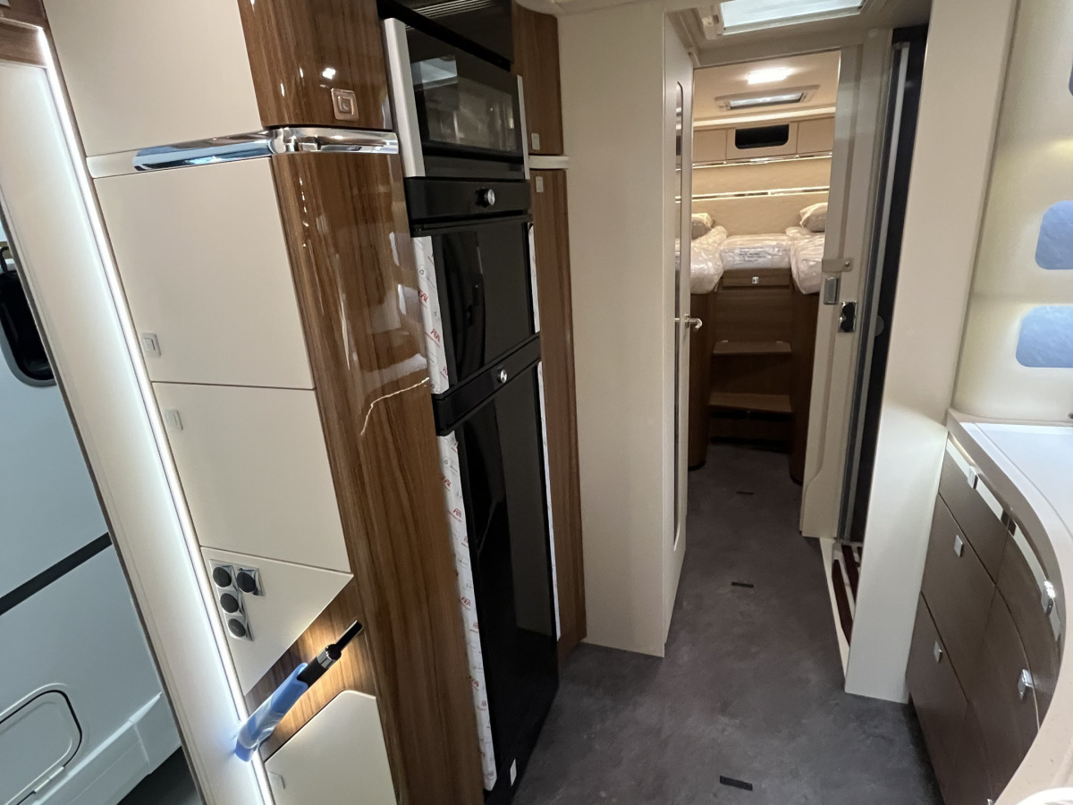 Eura Mobil Integra 890 EB/Alde/Automat/180hk/skinn/mm- Extra Öppet Lördag o Söndag, bild 6 av 14