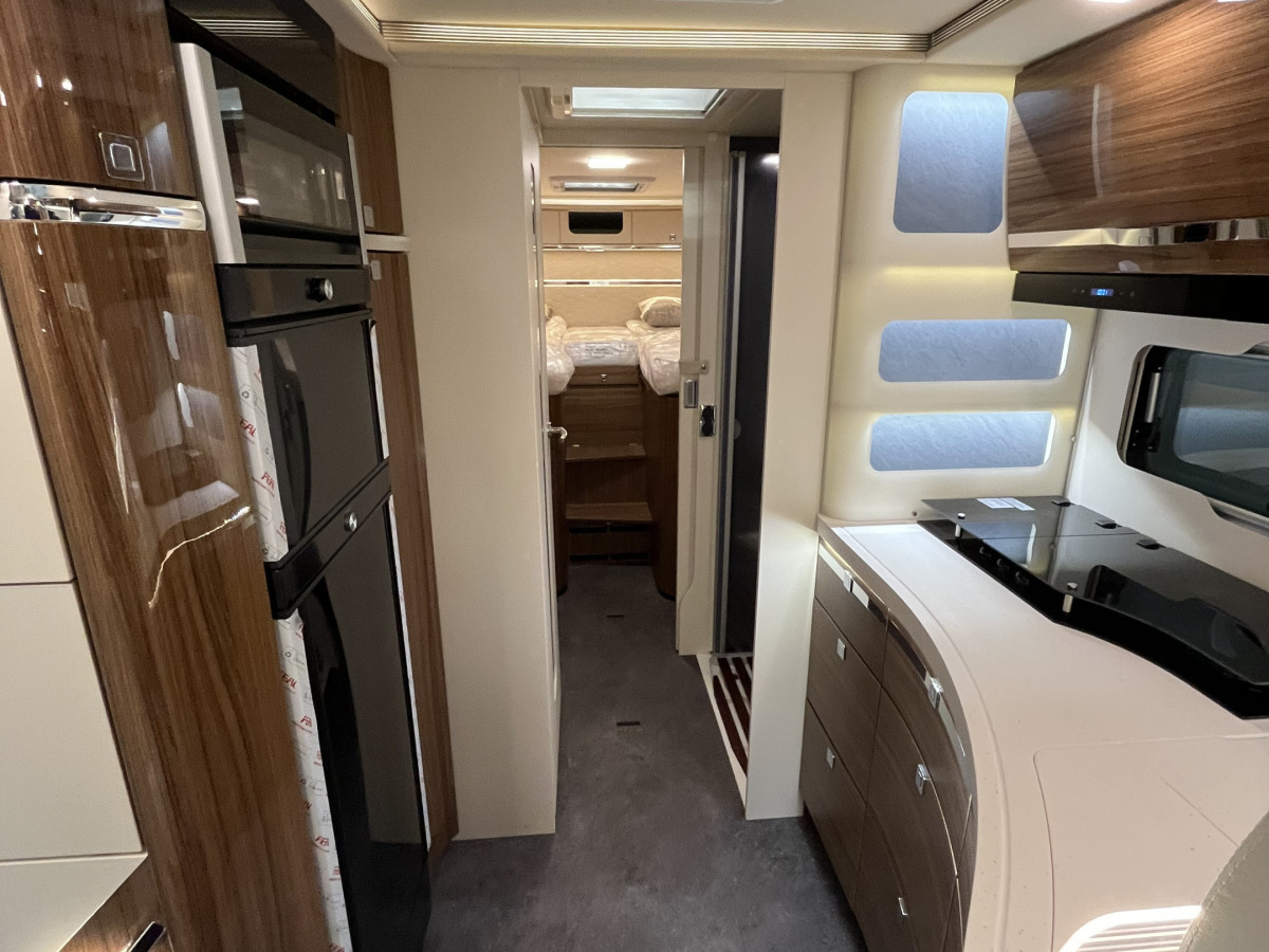 Eura Mobil Integra 890 EB/Alde/Automat/180hk/skinn/mm- Extra Öppet Lördag o Söndag, bild 7 av 14