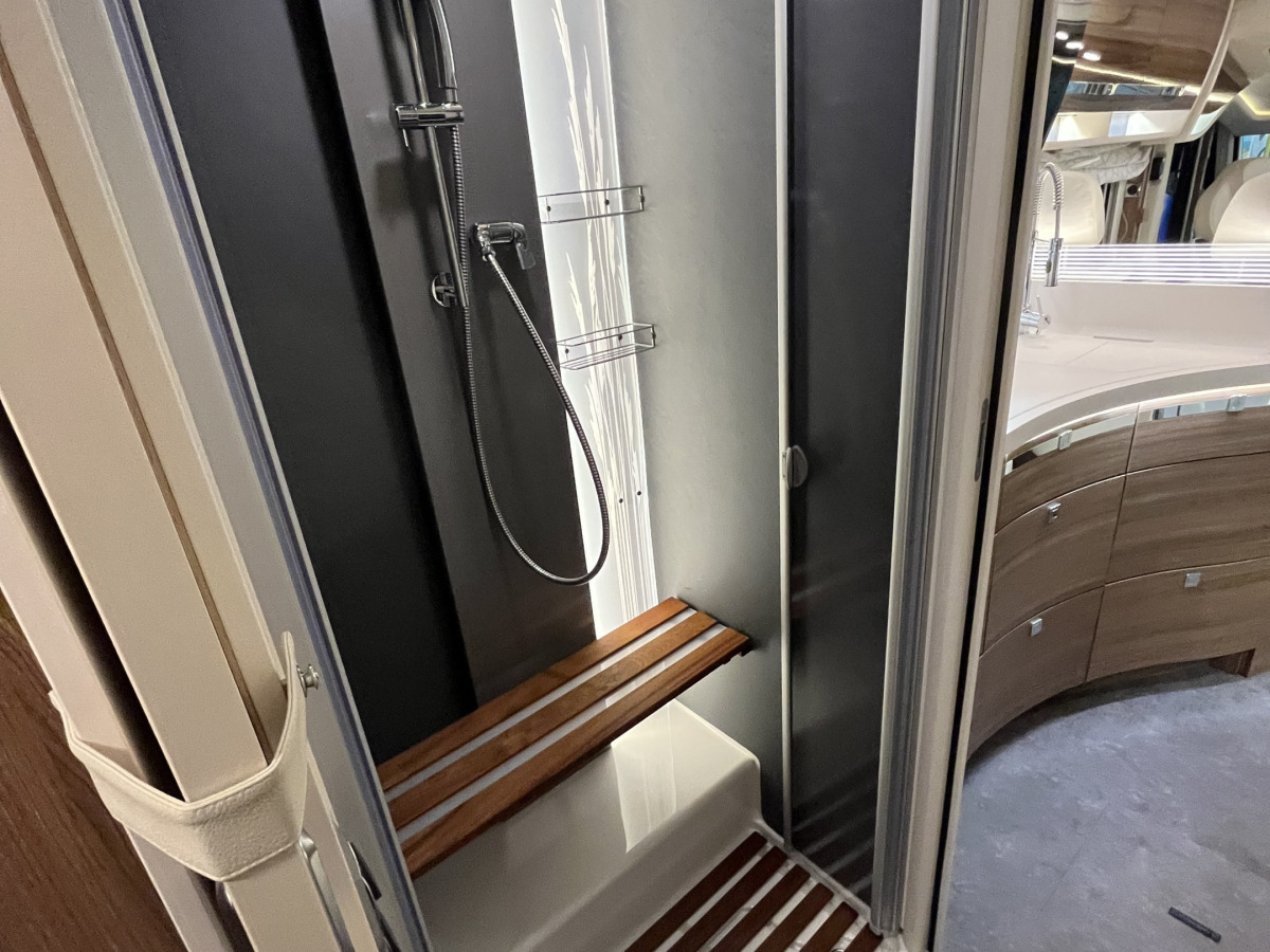 Eura Mobil Integra 890 EB/Alde/Automat/180hk/skinn/mm- Extra Öppet Lördag o Söndag, bild 12 av 14