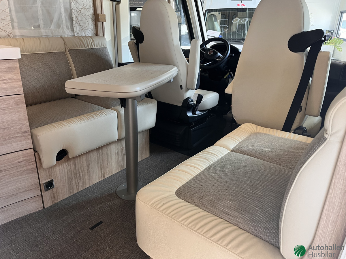 Eura Mobil Integra Line 730 EF / Oktoberfest /, bild 8 av 8