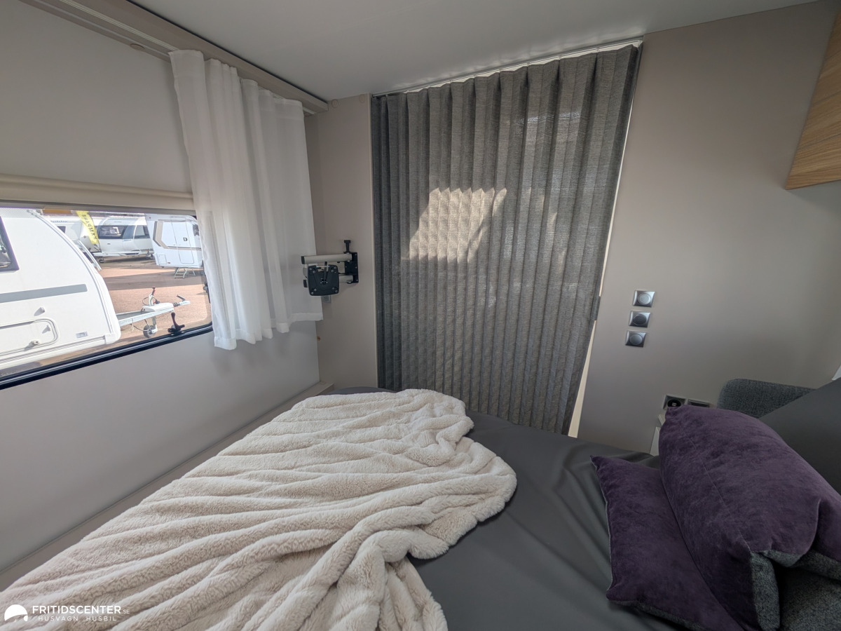 Adria ADORA 613 UT *Queenbed / ALDE / stort badrum, bild 20 av 31