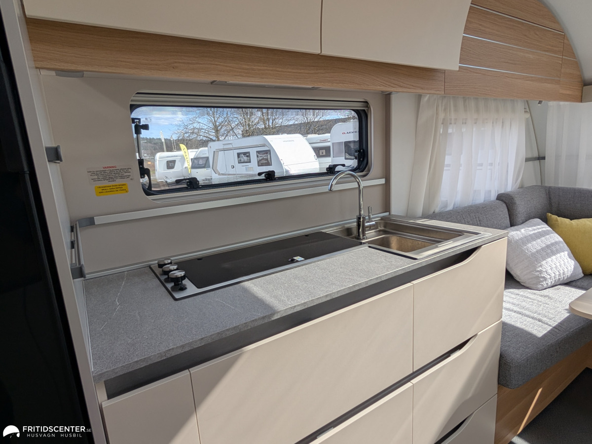 Adria ADORA 613 UT *Queenbed / ALDE / stort badrum, bild 22 av 31