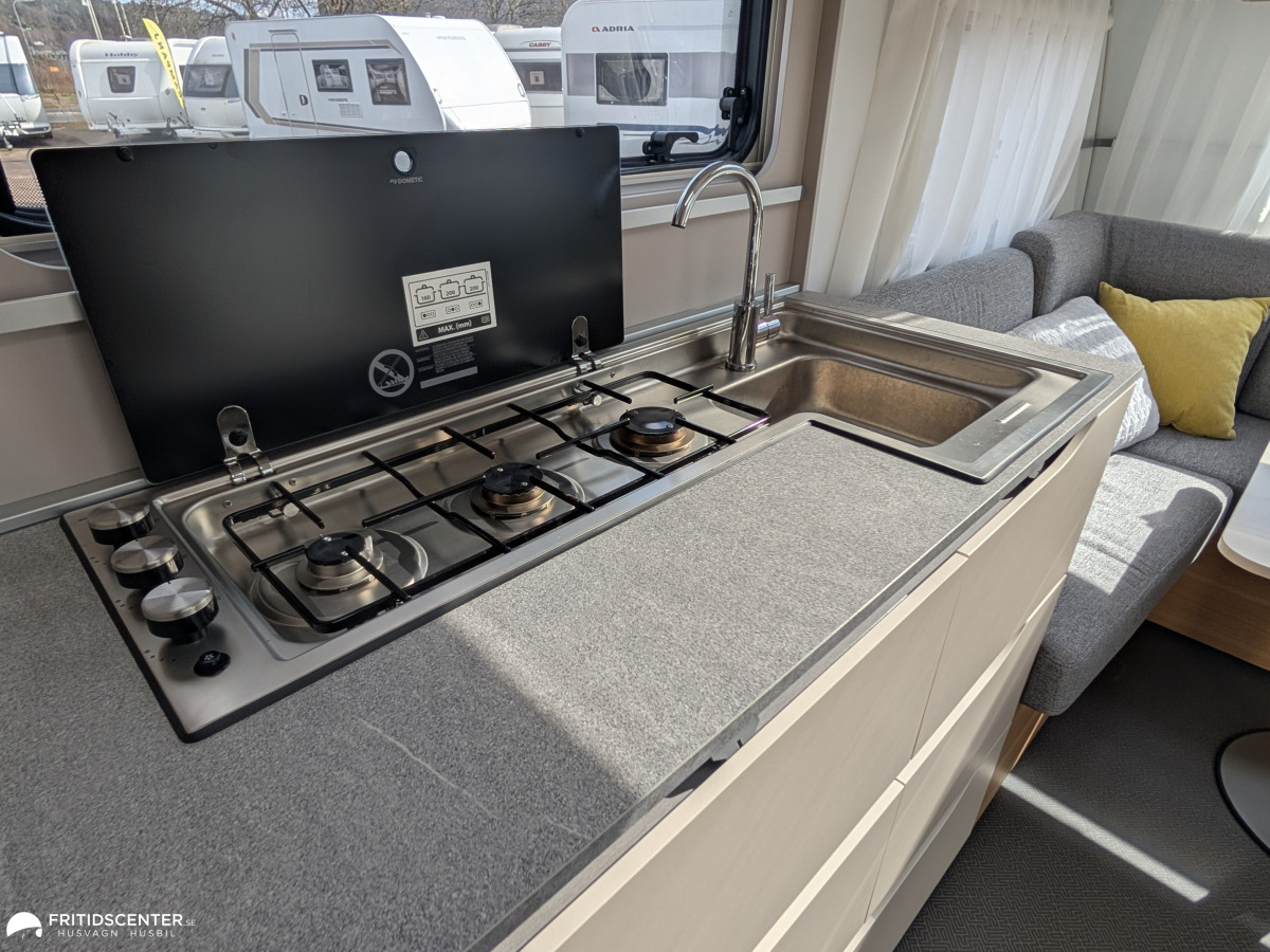 Adria ADORA 613 UT *Queenbed / ALDE / stort badrum, bild 23 av 31