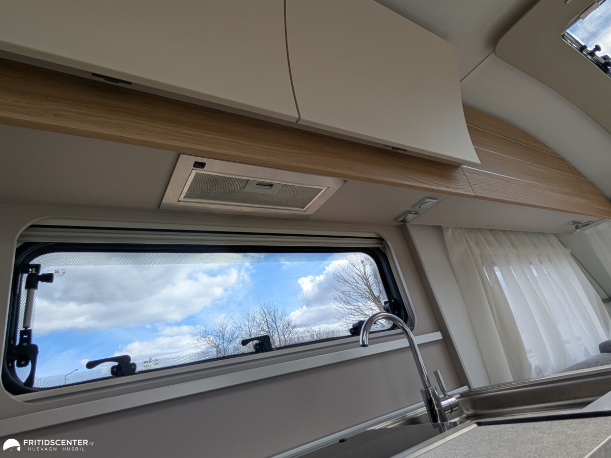Adria ADORA 613 UT *Queenbed / ALDE / stort badrum, bild 24 av 31