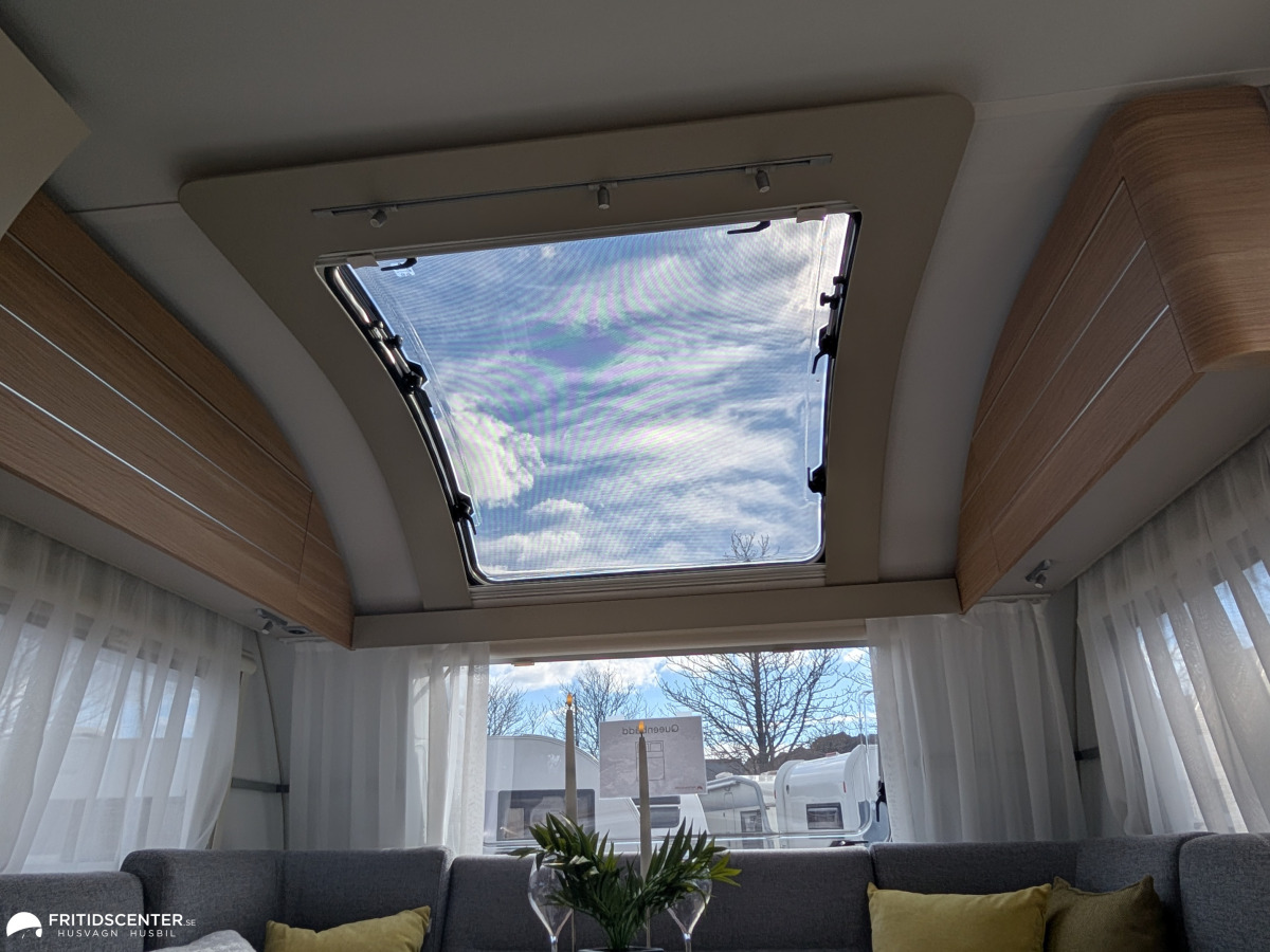 Adria ADORA 613 UT *Queenbed / ALDE / stort badrum, bild 25 av 31