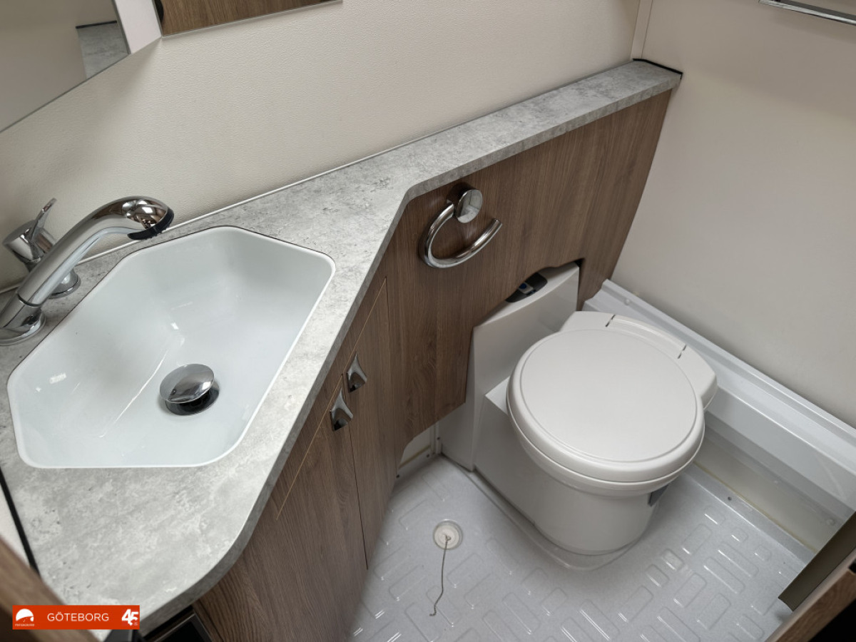 KABE CLASSIC 470 XL KS *Året runt / Dubbelbädd / Kompakt, bild 8 av 13
