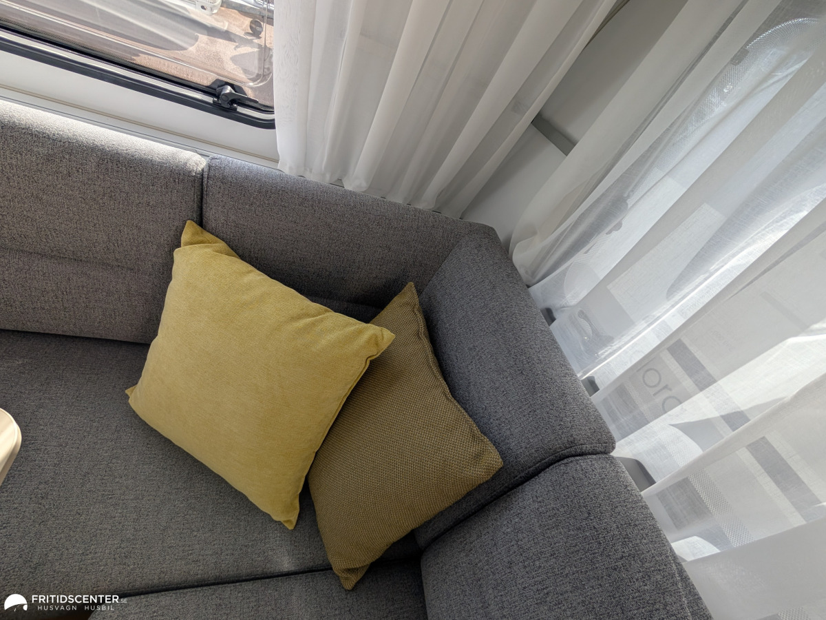 Adria ADORA 613 UT *Queenbed / ALDE / stort badrum, bild 5 av 31