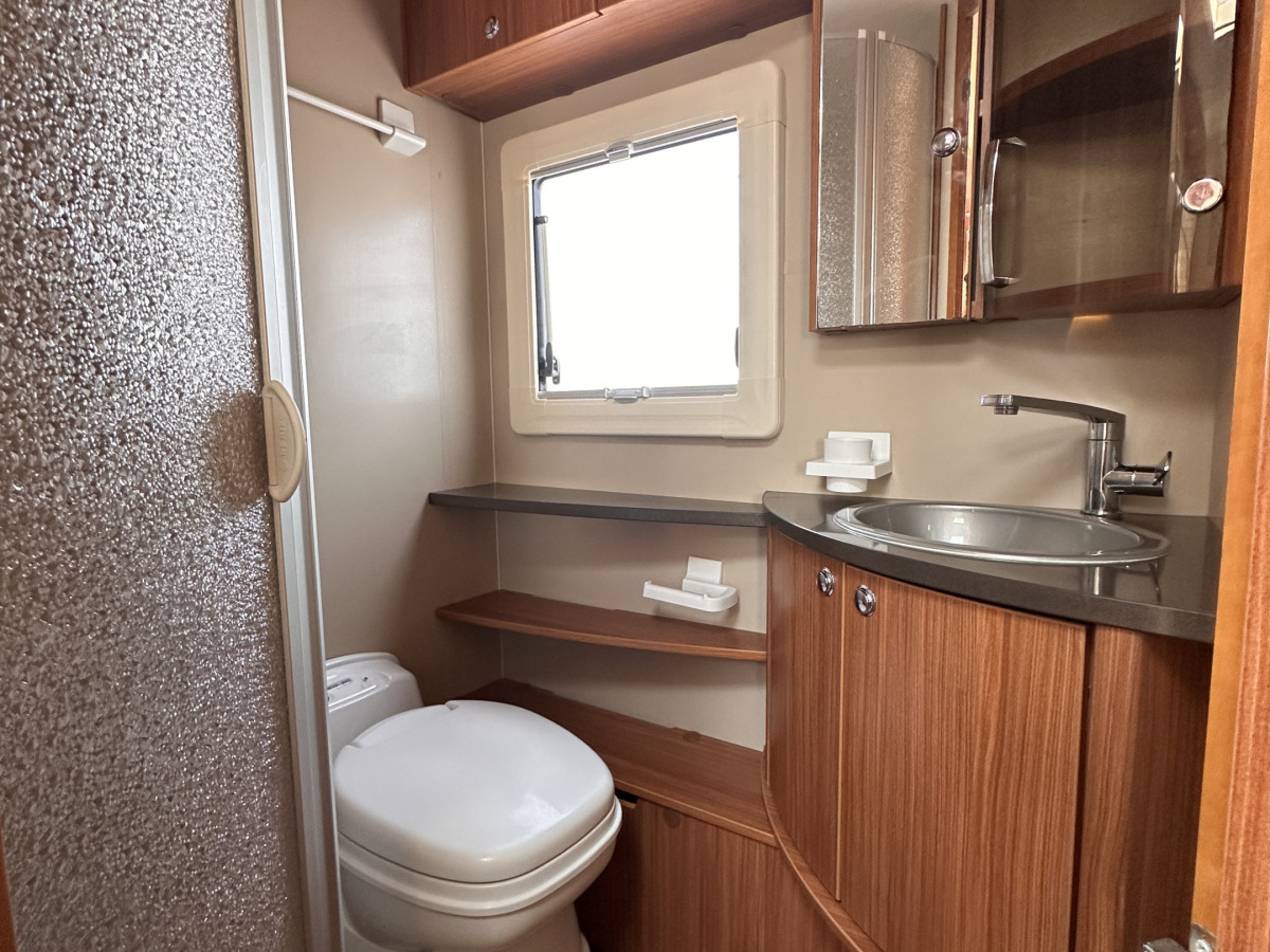 Adria ALPINA 663 PT FÖRTÄLT ALDE MYCKET UTRUSTNING, bild 11 av 14