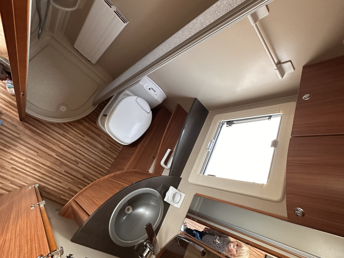 Adria ALPINA 663 PT FÖRTÄLT ALDE MYCKET UTRUSTNING, bild 13 av 14