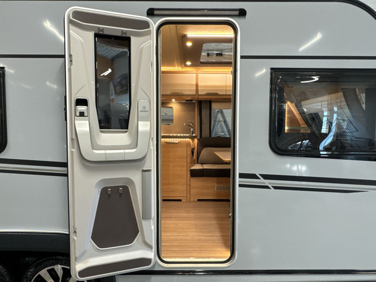 Knaus SÜDWIND BLACK SELECTION 650 UDF, bild 6 av 15