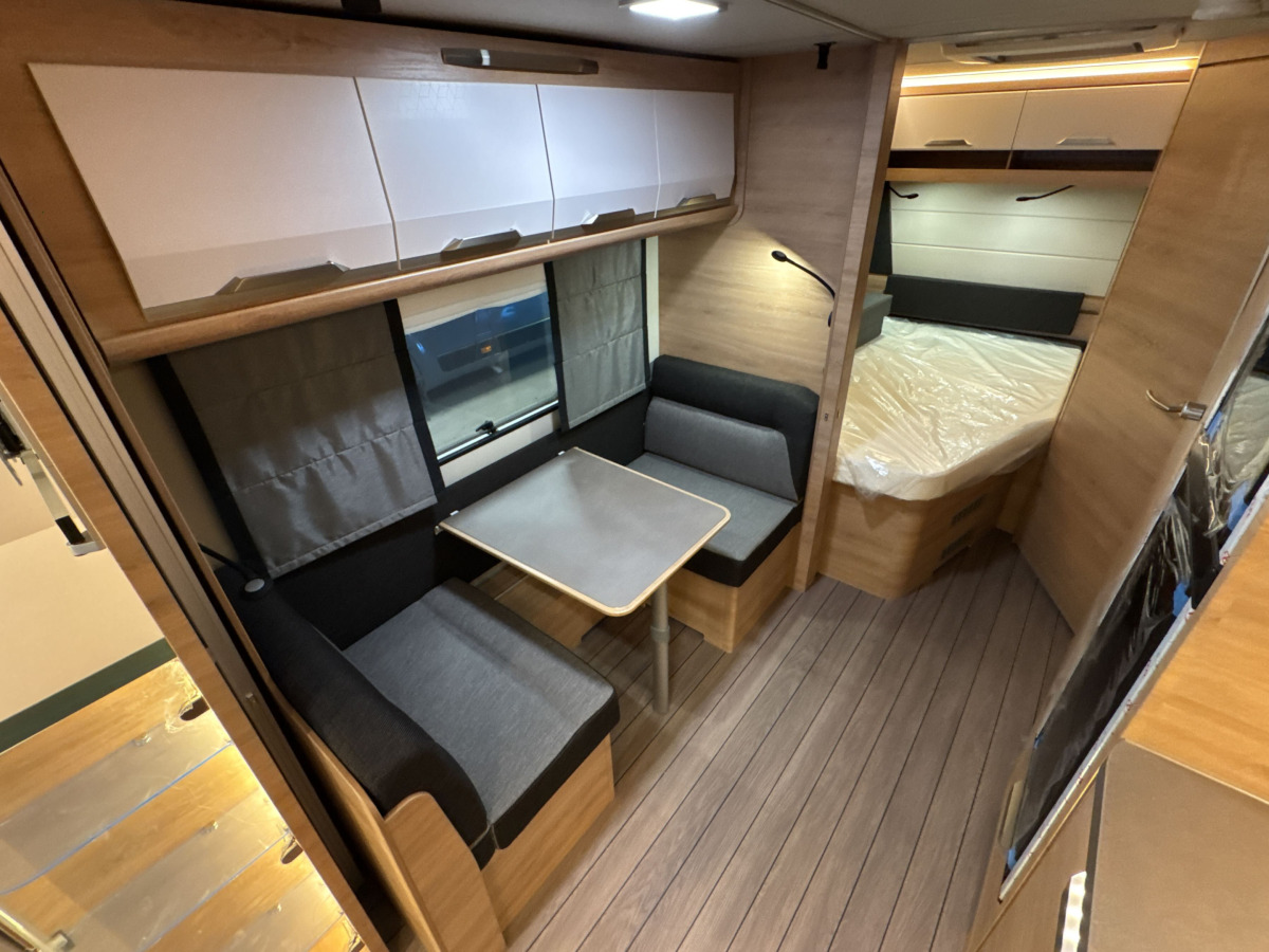 Knaus SÜDWIND BLACK SELECTION 650 UDF, bild 11 av 15