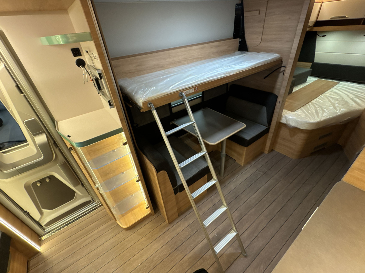 Knaus SÜDWIND BLACK SELECTION 650 UDF, bild 15 av 15