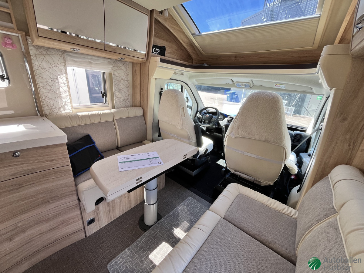 Eura Mobil PRS 730 EF, bild 3 av 10