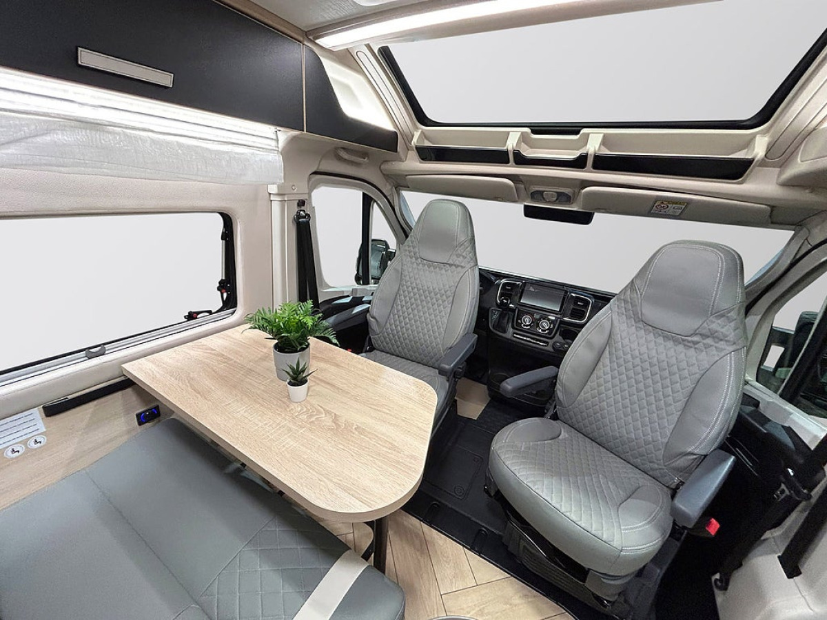 CHALLENGER V217 SPORT AUTOMAT Långbädd ADAPTIV FARTHÅLLARE, bild 6 av 33