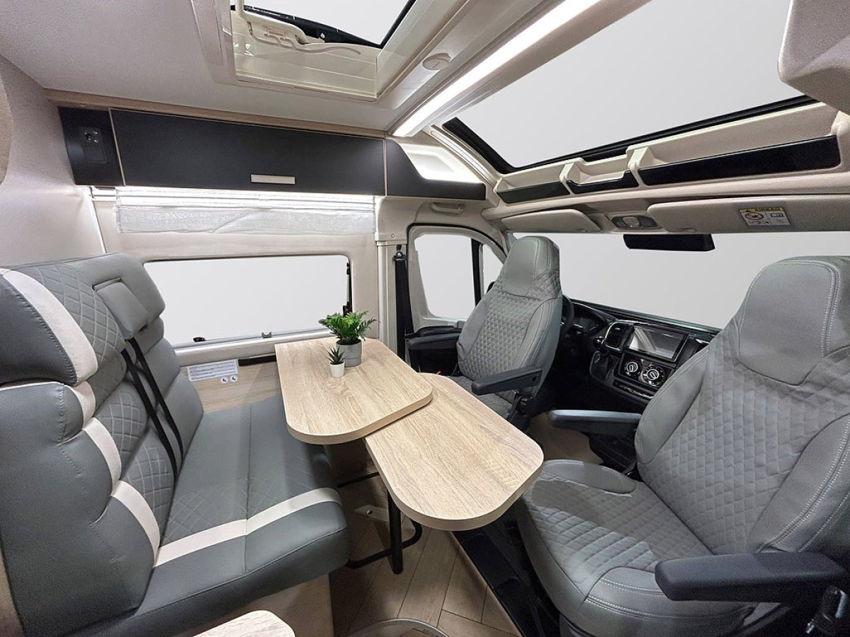CHALLENGER V217 SPORT AUTOMAT Långbädd ADAPTIV FARTHÅLLARE, bild 7 av 33
