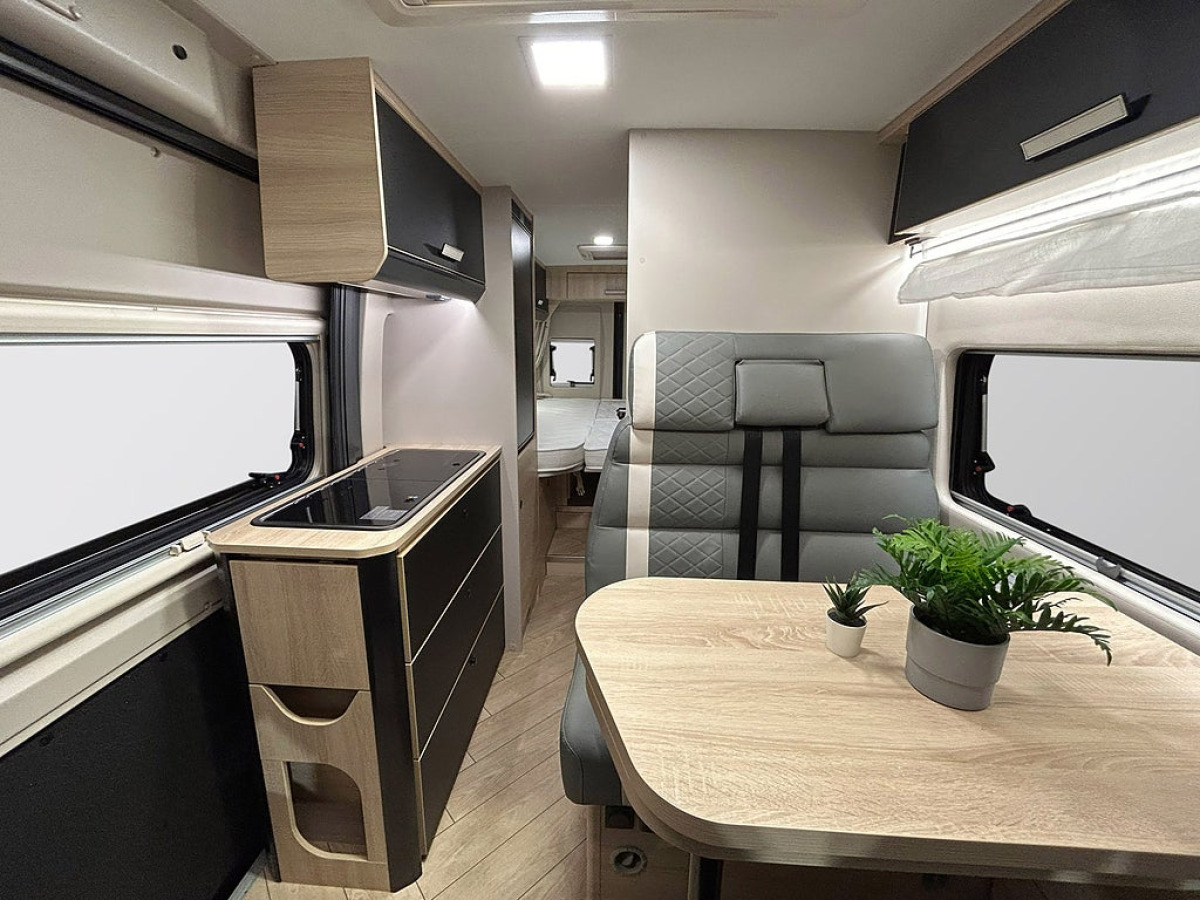CHALLENGER V217 SPORT AUTOMAT Långbädd ADAPTIV FARTHÅLLARE, bild 11 av 33