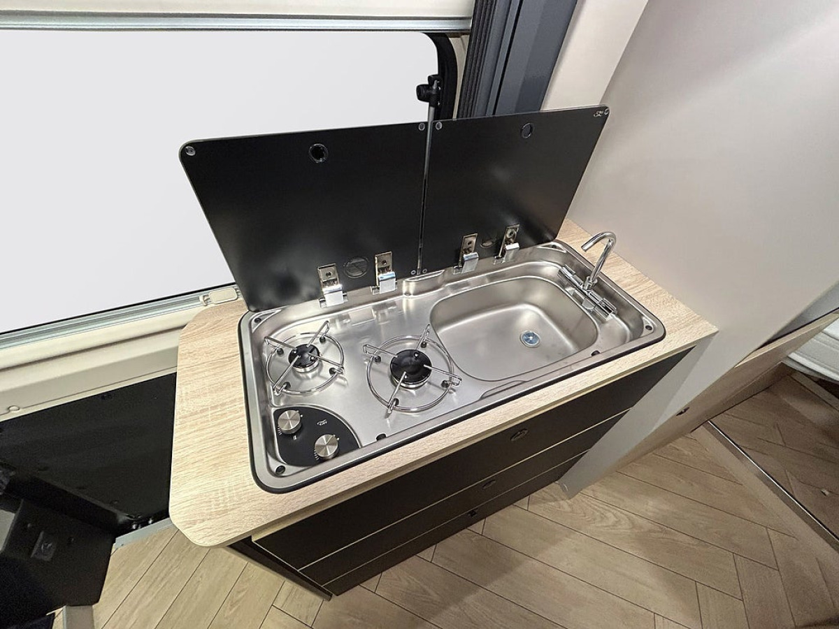 CHALLENGER V217 SPORT AUTOMAT Långbädd ADAPTIV FARTHÅLLARE, bild 13 av 33