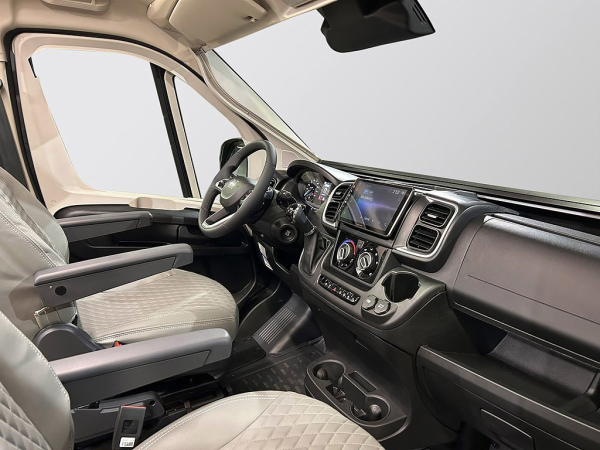 CHALLENGER V217 SPORT AUTOMAT Långbädd ADAPTIV FARTHÅLLARE, bild 29 av 33