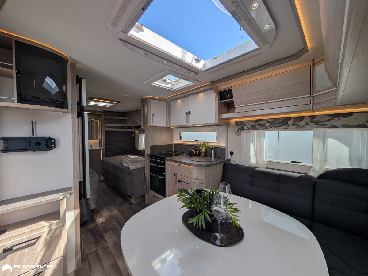 KABE ROYAL 600 TDL KS *Långbäddar / Boxmarkis Förtält, bild 5 av 24