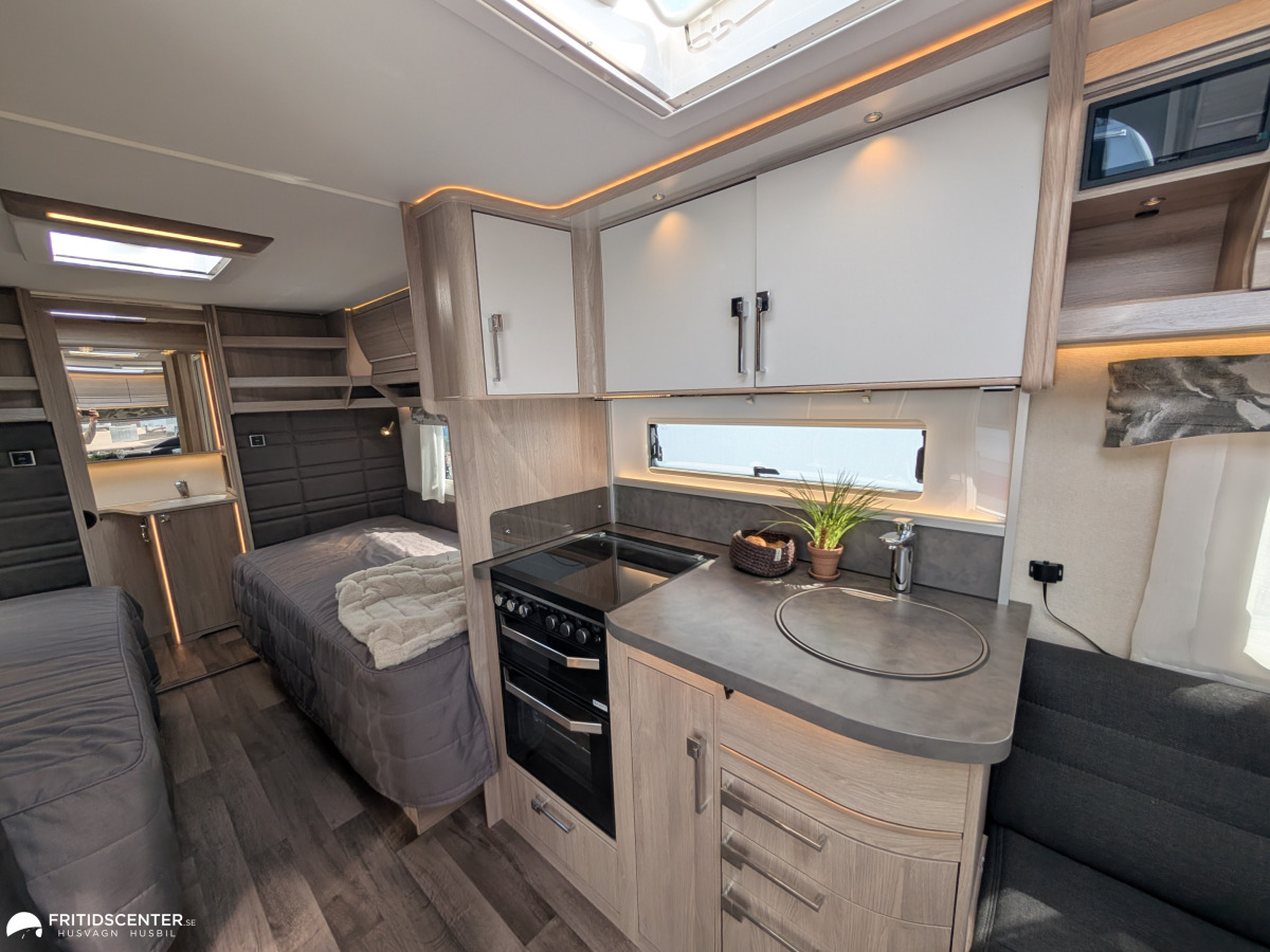 KABE ROYAL 600 TDL KS *Långbäddar / Boxmarkis Förtält, bild 7 av 24