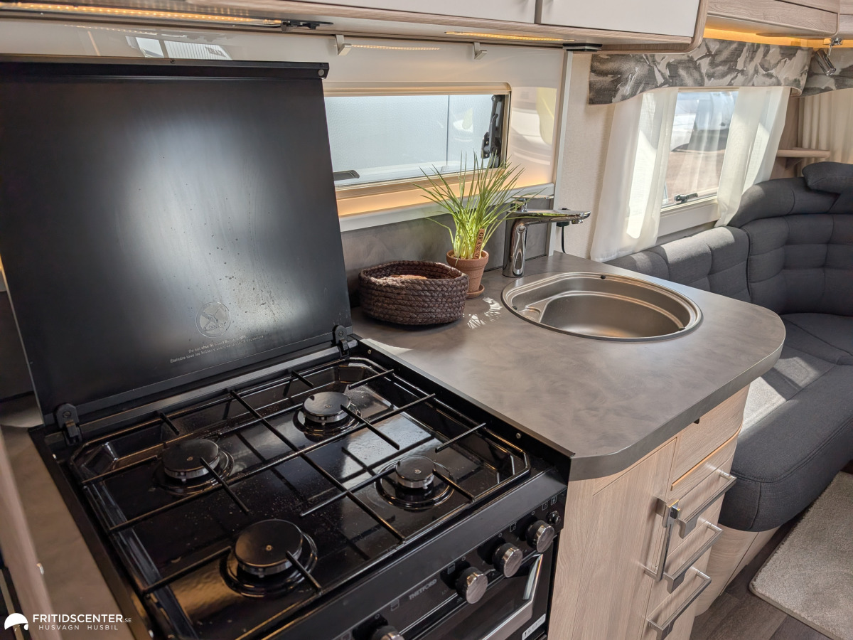 KABE ROYAL 600 TDL KS *Långbäddar / Boxmarkis Förtält, bild 8 av 24