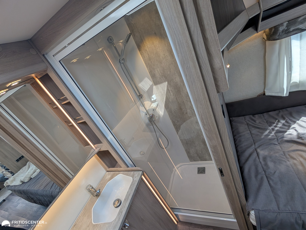 KABE ROYAL 600 TDL KS *Långbäddar / Boxmarkis Förtält, bild 16 av 24